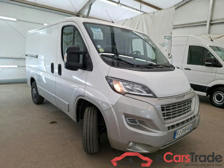 PEUGEOT Boxer / 2014 / 4P / Fourgon tôlé BLUEHDI 110 PREMIUM 333 L1H1 #4