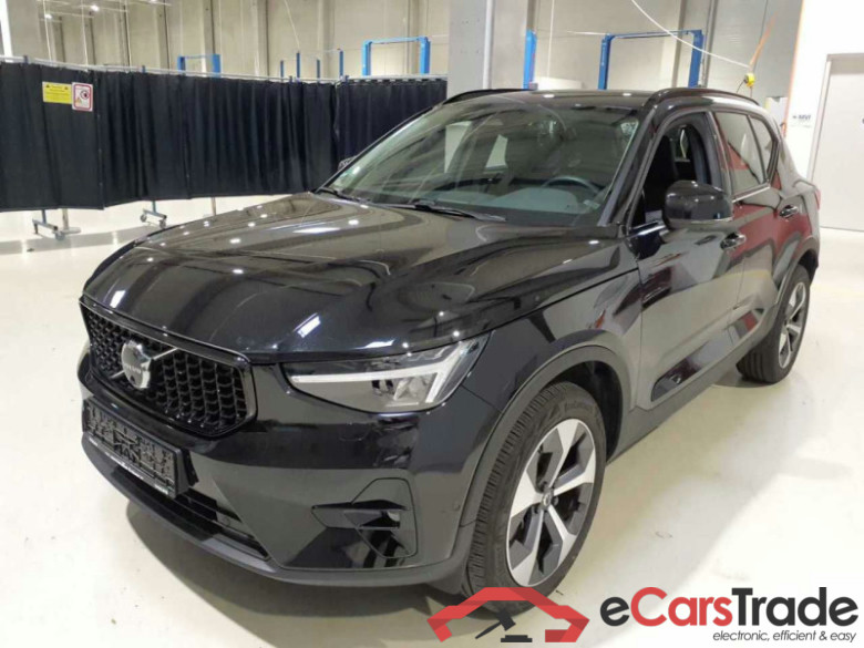 Volvo XC40 (2017->) DE - SUV5 B4 2WD EU6d, Plus Dark, (Facelift) 2022 - 2024