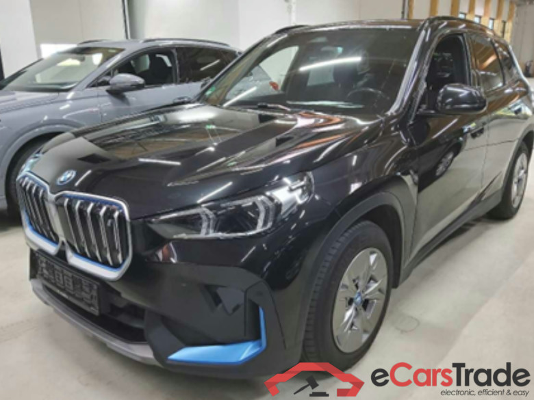 iX1 30 xDrive 64kWh #1
