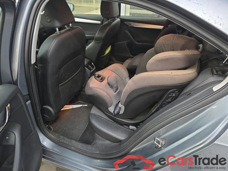 SKODA Octavia Dsl 1.6 CR TDi Elegance DSG #5