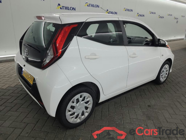 TOYOTA Aygo 1.0 VVT-i x-play 5D 53kW #3