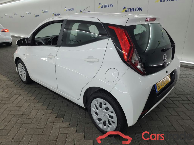 TOYOTA Aygo 1.0 VVT-i x-play 5D 53kW #4