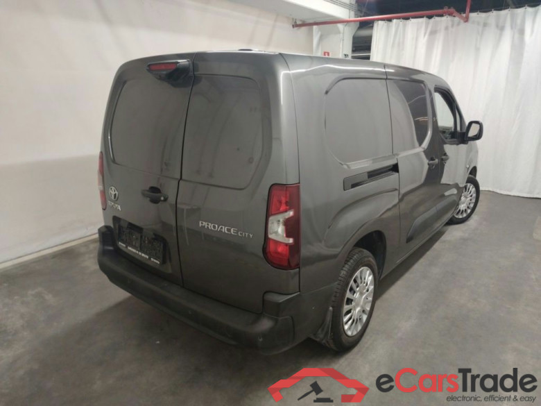 Toyota Proace City 1.2i 81kW LWB Comfort 4d #2