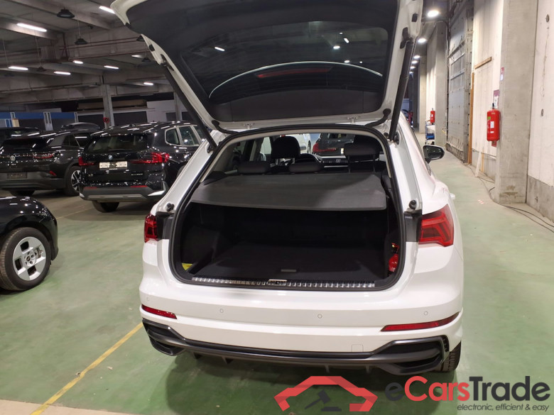 AUDI Q3 2.0 35 TDI S TRONIC S LINE BUSINESS EDIT #3
