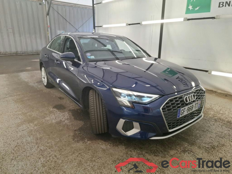 AUDI A3 Berline / 2020 / 4P / Berline 35 TFSI 150 MHEV S Tronic Design Luxe #4