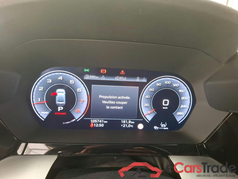 AUDI A3 Berline / 2020 / 4P / Berline 35 TFSI 150 MHEV S Tronic Design Luxe #6