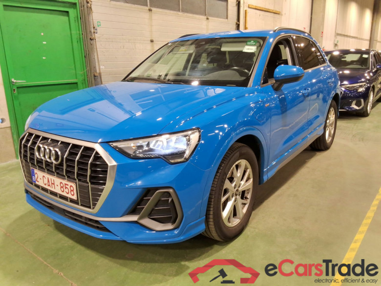 AUDI Q3 1.4 45 TFSI E S TRONIC S LINE