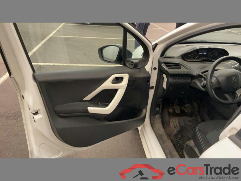 PEUGEOT 208 1.2i PureTech Like #6
