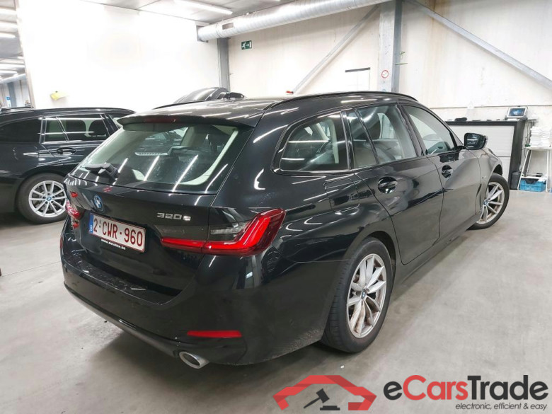 BMW - BMW 3 TOURING 320e 204PK With Vernasca Heated Electric Sport Seats & Active Cruise & Driving Assistant Pack & Parking Assistant Pack  * HYBRID * #2