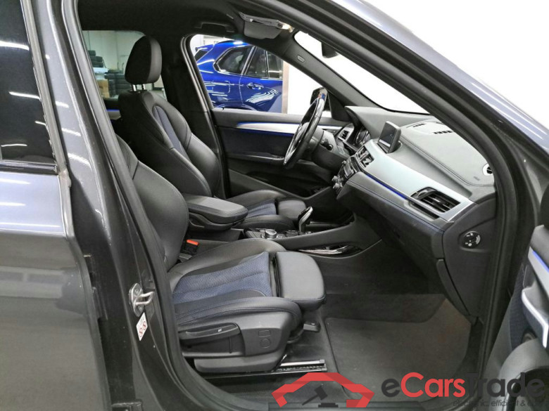 BMW - BMW X1 sDrive16dA 116PK M sport Business Edition & Pack Business & With Alcantara Seats & Driving Assistant Plus & Park Assist & Camera #3
