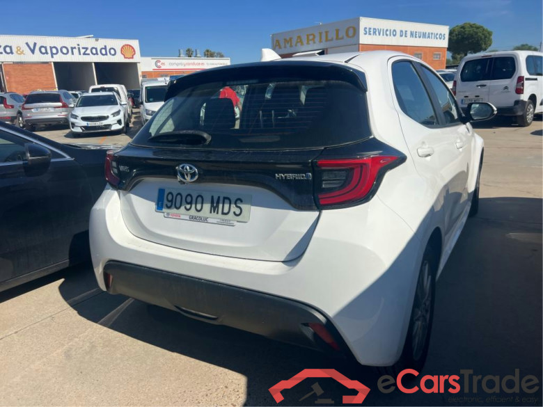 TOYOTA Yaris / 2020 / 5P / berlina con portón 1.5 120H Active Tech #2