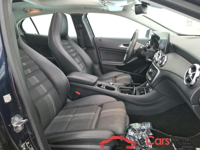 MERCEDES-BENZ Classe GLA 5p SUV GLA 200 d Sensation BVA7 #6