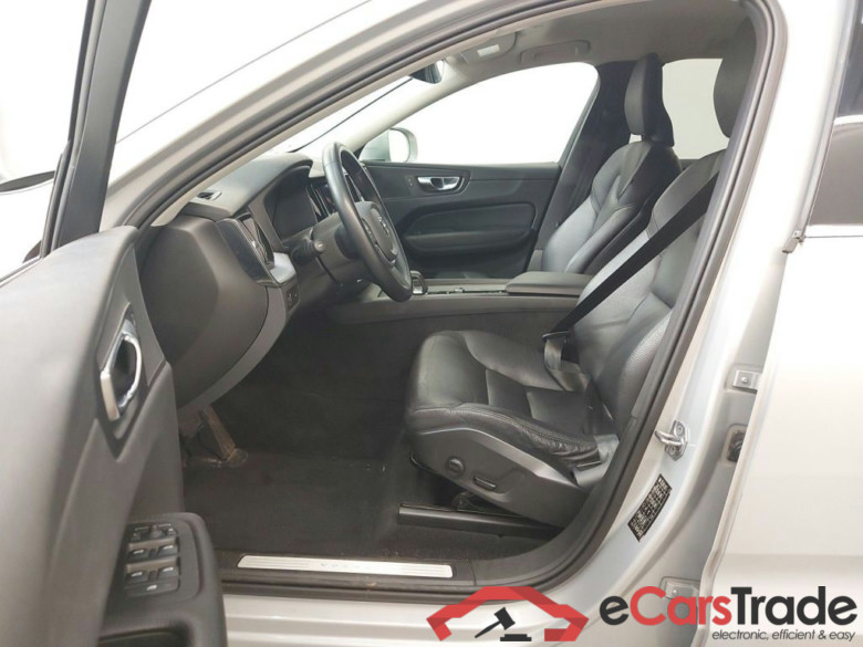 Volvo XC60 B4 D Geartronic Momentum Pro 5d #3