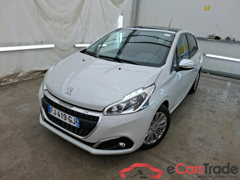 PEUGEOT 208 / 2015 / 5P / Berline Puretech 110 S&S Allure #1